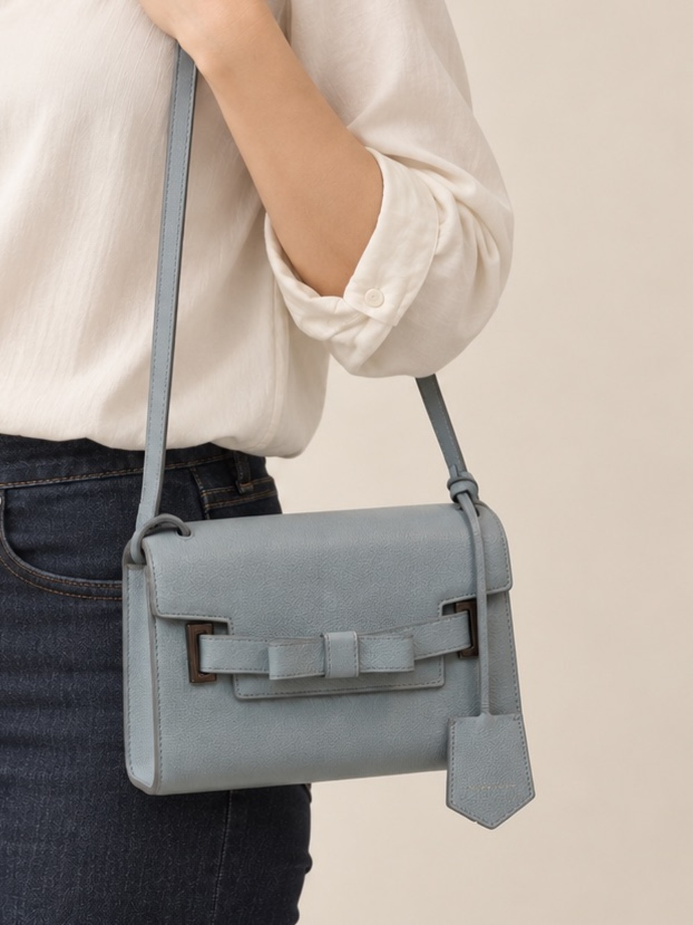 Samantha Thavasa Powder Blue Hand Bag with Sweet Bow